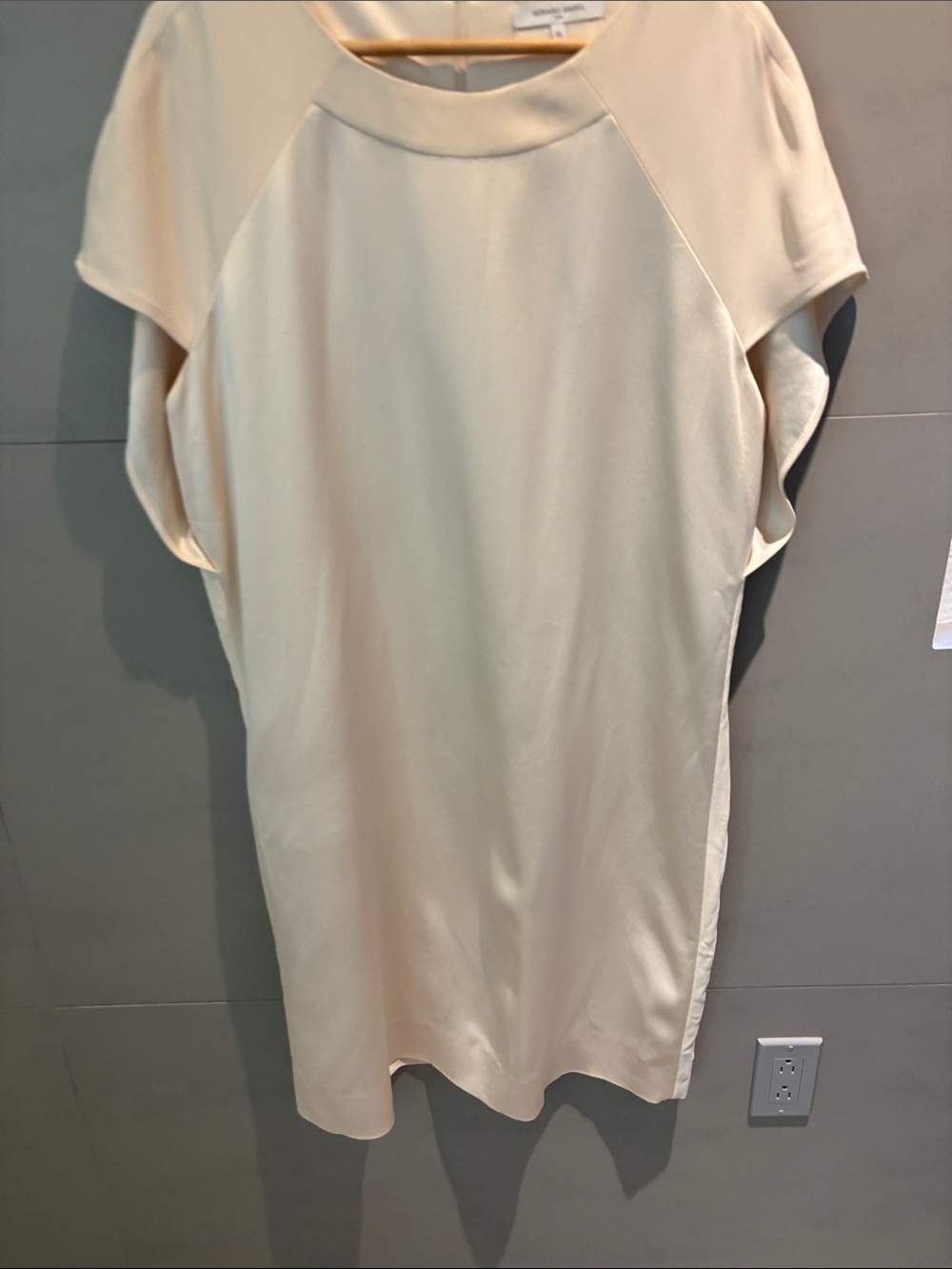 Gerard Darel Cream Short-Sleeve Shift dress